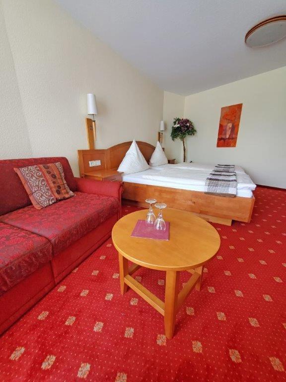 Landhotel Westerwaldgrill Höhn Buitenkant foto